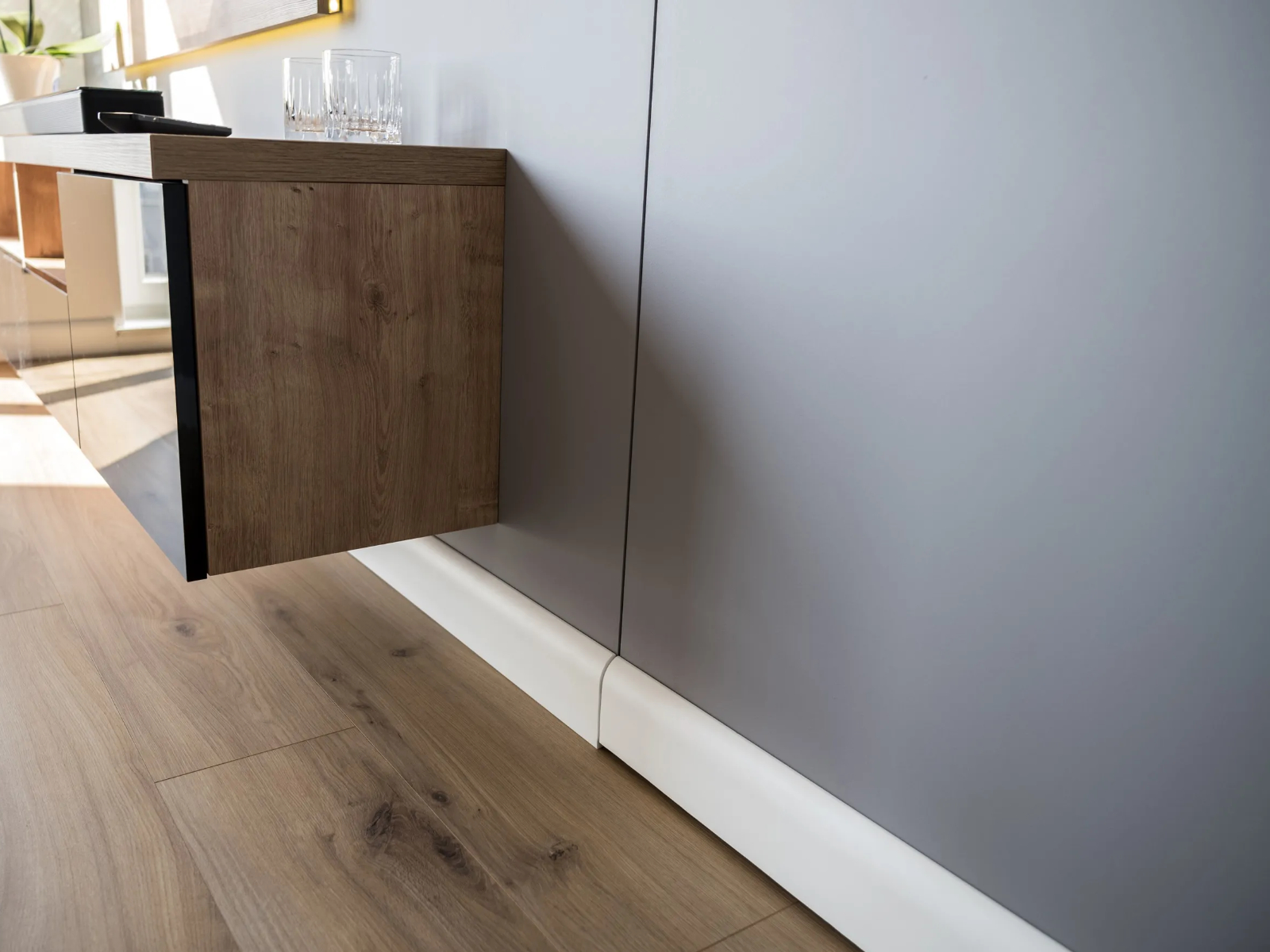 Podna lajsna s kanalicom za kabel MD355 - Slika 4